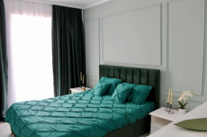 Luxe Central Apt: Free Parking
